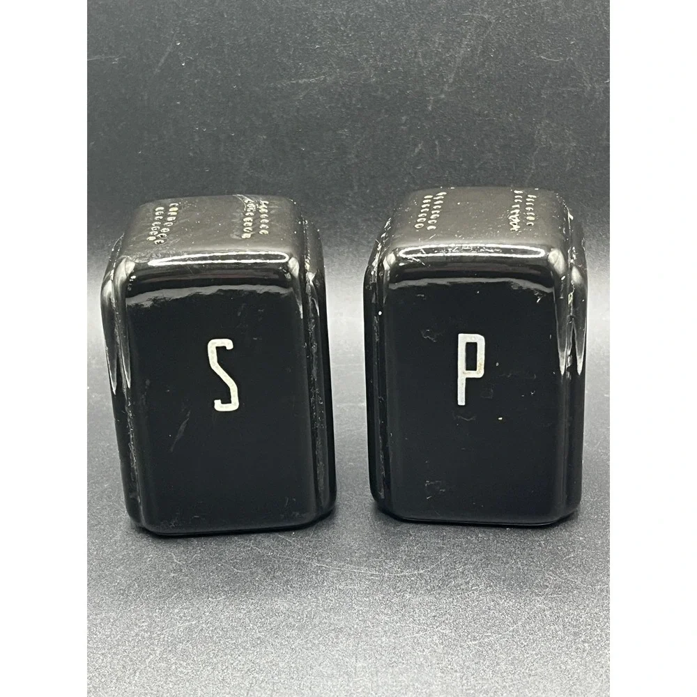 Vtg Mid-Century Modern Retro Black Chunky Salt & Pepper Range‎ Shakers MCM 3